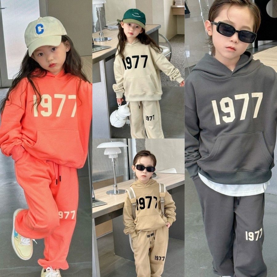 Kids Clothes Essential Tracksuits Sets ess hoodies Pants Baby Children Casual Designer Boys Girls Clothing Toddler Sweatshirts Letter Youth Infants fo L1lm#
Kids Clothes Essential Tracksuits Sets ess hoodies Pants Baby Children Casual Designer Boys Girls Clothing Toddler Sweatshirts Letter Youth Infants fo L1lm#