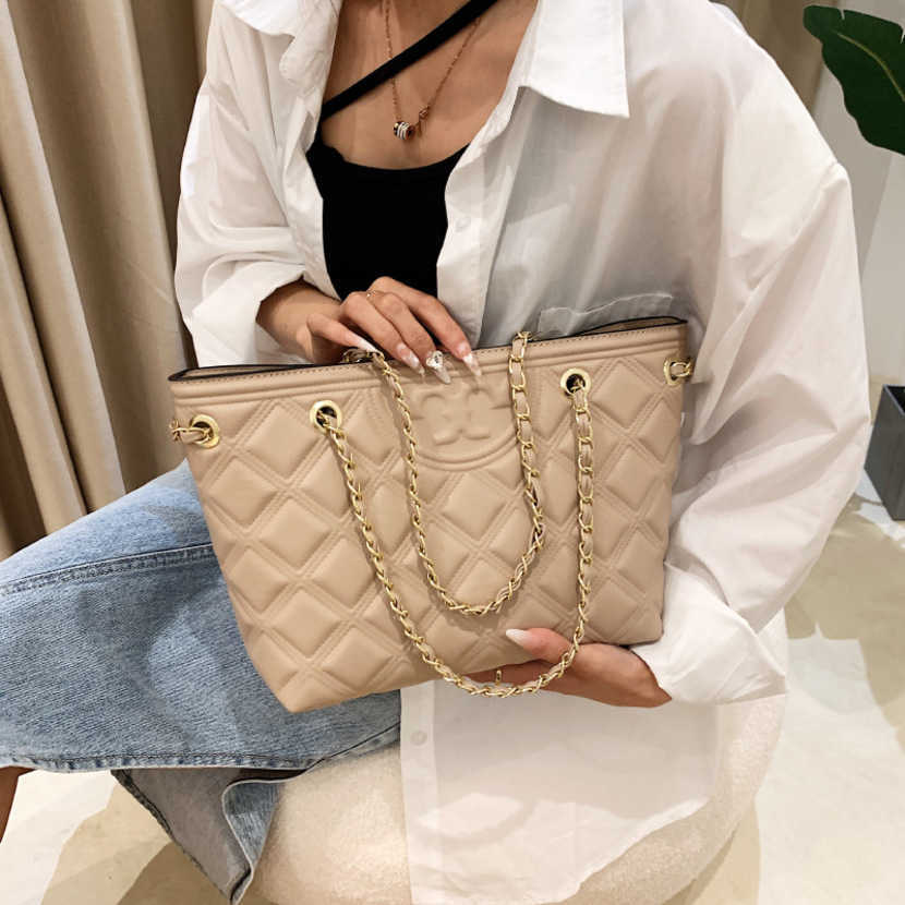 women's Women's Chain Tote Large Capacity s One Shoulder Crossbody Bag one-shoulder simple messenger handbag purse, Black10
women's Women's Chain Tote Large Capacity s One Shoulder Crossbody Bag one-shoulder simple messenger handbag purse, Black10