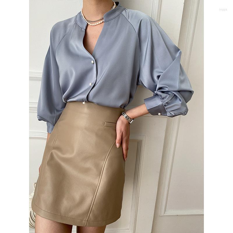 Women' Blouses Early Spring Solid Color Shirt Senior Sense Of Matte Satin Scissor Collar Hand Sewn Cracked Pearl Buttons Top, Blue
Women' Blouses Early Spring Solid Color Shirt Senior Sense Of Matte Satin Scissor Collar Hand Sewn Cracked Pearl Buttons Top, Blue