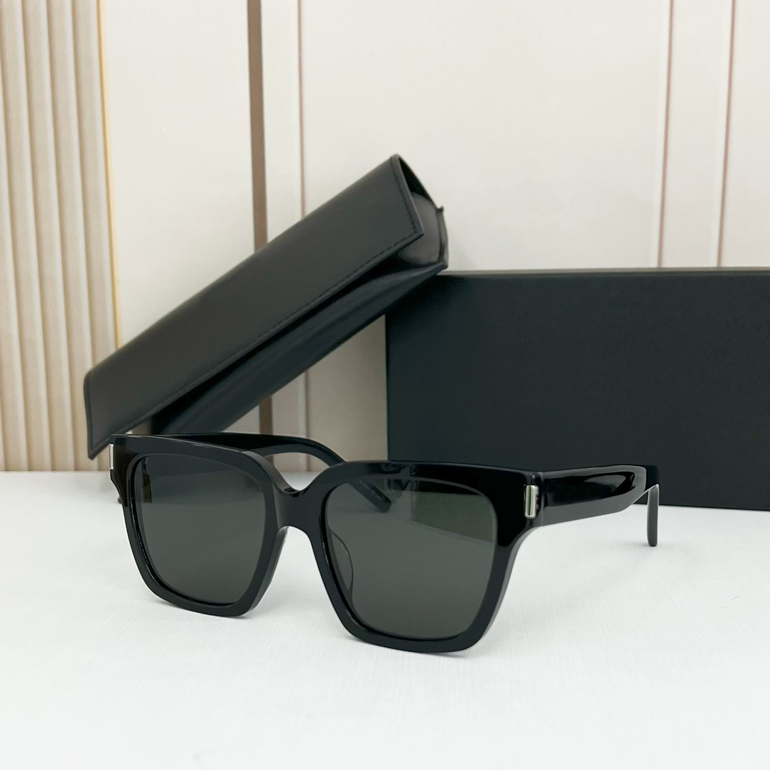 507 Black/Grey Square Sunglasses for Women Sun Glasses Shades Designers Sunglasses UV400 Eyewear with Box
507 Black/Grey Square Sunglasses for Women Sun Glasses Shades Designers Sunglasses UV400 Eyewear with Box