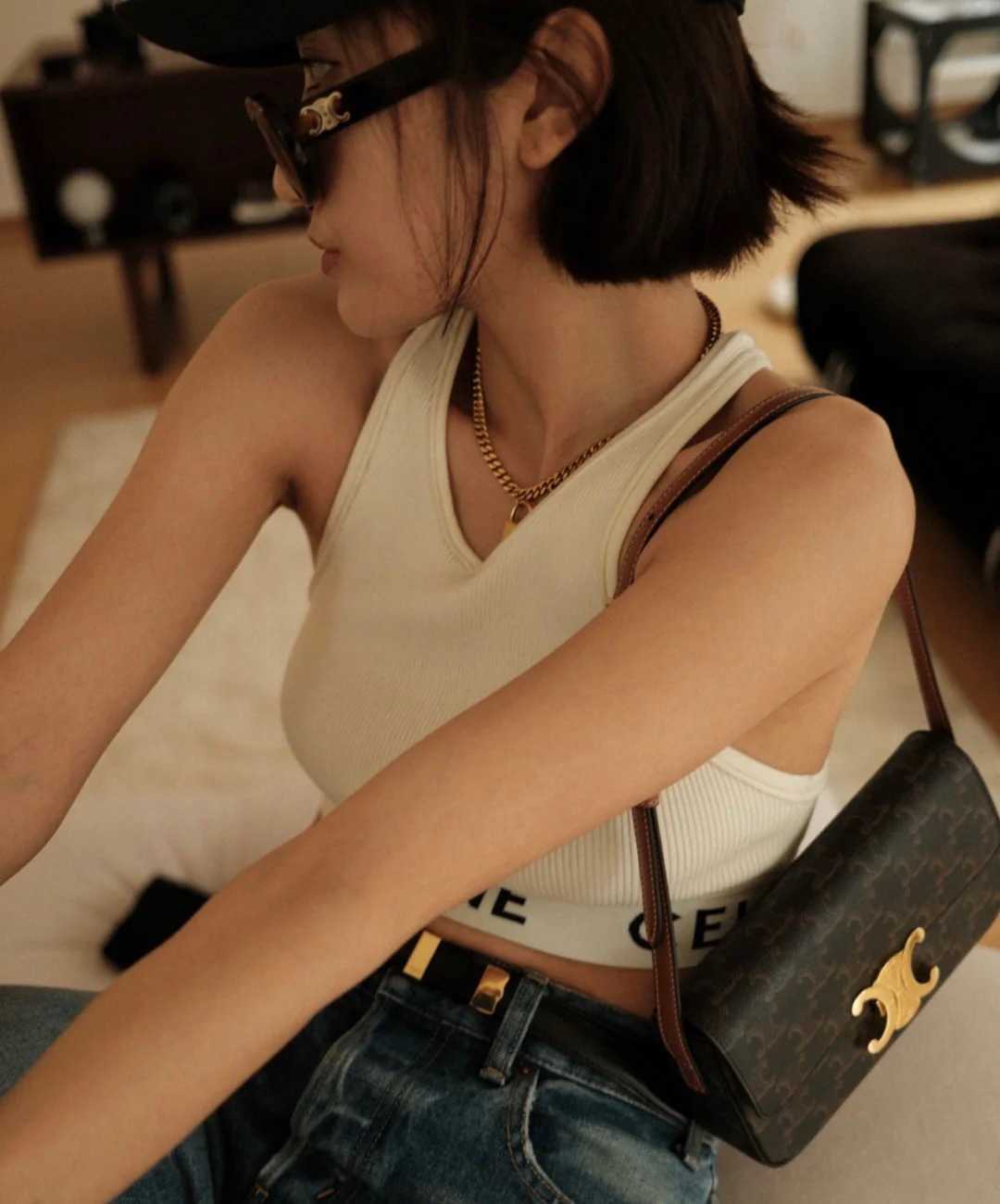 Purses and Handbags Women Bag Underarm Women's Leather Cross-Shoulder Small Square Bag 68%off New Design Tassel Bags for Woman, Old flower brown
Purses and Handbags Women Bag Underarm Women's Leather Cross-Shoulder Small Square Bag 68%off New Design Tassel Bags for Woman, Old flower brown
