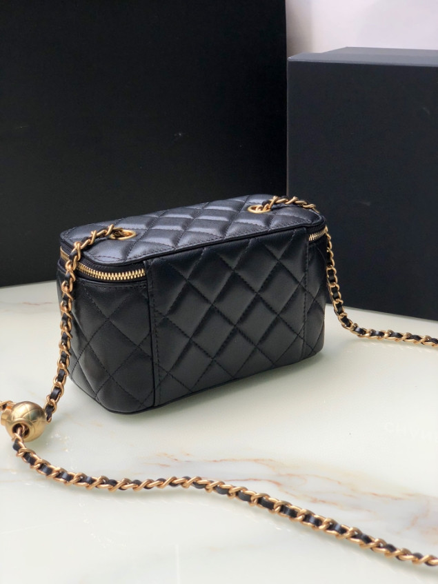 designer Shoulder Bag women Messenger 2022 new Korean style fashion simple shoulder bags Vintage Handmade Pearl Handbag Beaded, Red
designer Shoulder Bag women Messenger 2022 new Korean style fashion simple shoulder bags Vintage Handmade Pearl Handbag Beaded, Red