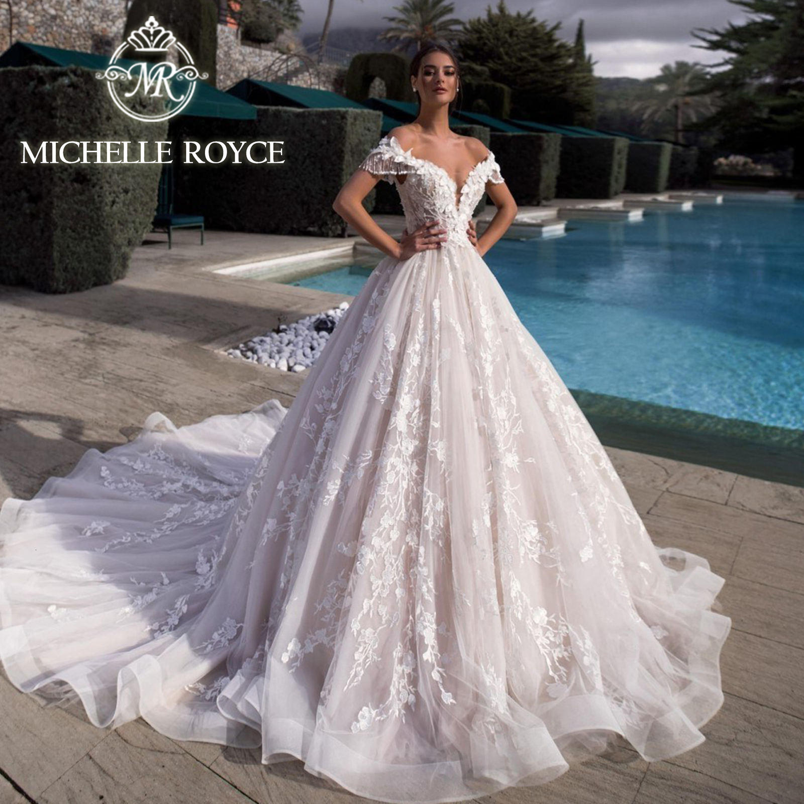 Party Dresses Michelle Royce Ball Gown Luxury Wedding Dress Off the Shoulder Appliques Beading Lace V neck Vestidos De Novia 230217, Champagne
Party Dresses Michelle Royce Ball Gown Luxury Wedding Dress Off the Shoulder Appliques Beading Lace V neck Vestidos De Novia 230217, Champagne