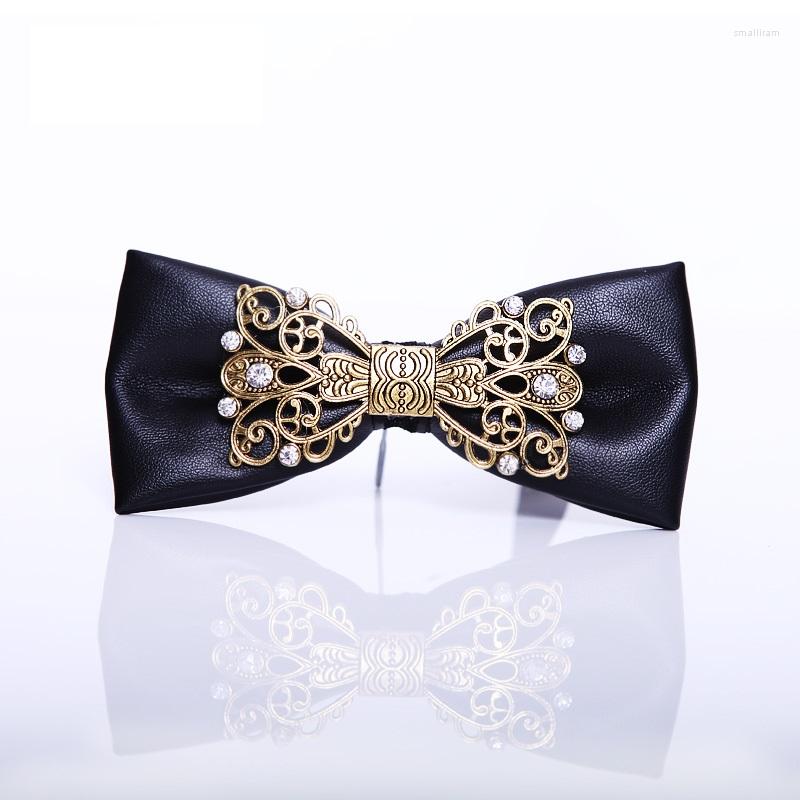 Bow Ties High Quality 2023 Fashion PU Leather For Men Designers Brand Tie Noble Diamond Metal Inlaid Luxury Wedding Bowtie
Bow Ties High Quality 2023 Fashion PU Leather For Men Designers Brand Tie Noble Diamond Metal Inlaid Luxury Wedding Bowtie