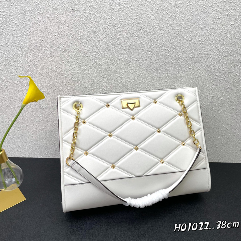 Luxury chain handbags Designer MK shopping handbag Serena the tote bag Large diamond pattern leather Women shoulder bags rivet design Fashion crossbody bag new, #6 size:38x28x10cm
Luxury chain handbags Designer MK shopping handbag Serena the tote bag Large diamond pattern leather Women shoulder bags rivet design Fashion crossbody bag new, #6 size:38x28x10cm