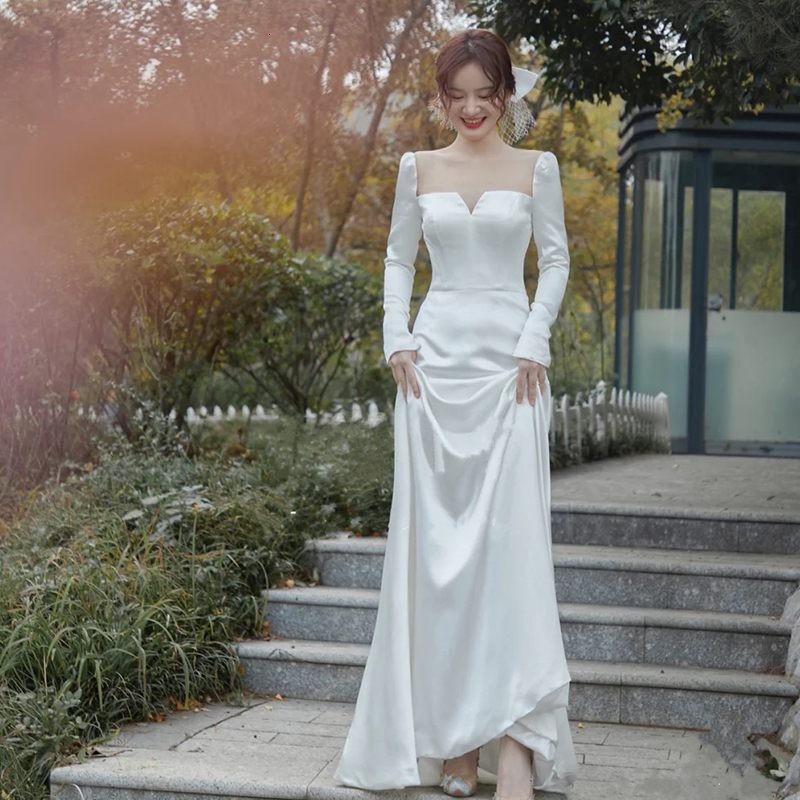 Party Dresses Simple Square Collar Lustrous Satin A line Backless 2023 Button Wedding Dress Bride Gown Vestidos De Novia 230217, White
Party Dresses Simple Square Collar Lustrous Satin A line Backless 2023 Button Wedding Dress Bride Gown Vestidos De Novia 230217, White