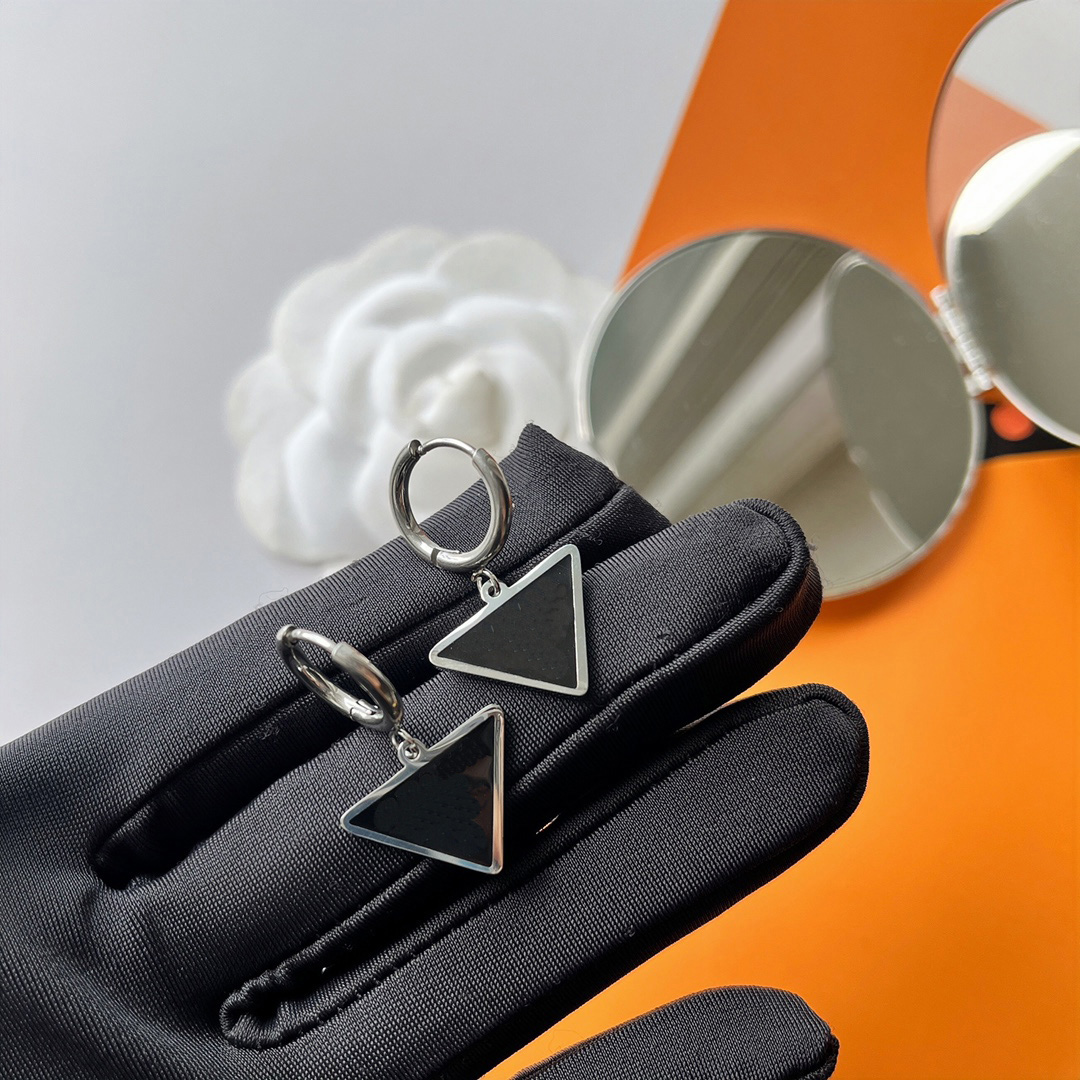 Fashion Geometric Stud Earring Black Inverted Triangle Earrings for Girls Simple Design Earrings Premium Jewelry Accessories Couple Family Gift Designer
Fashion Geometric Stud Earring Black Inverted Triangle Earrings for Girls Simple Design Earrings Premium Jewelry Accessories Couple Family Gift Designer