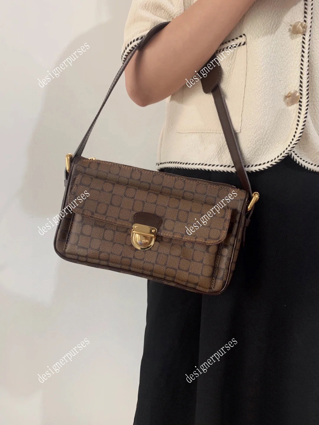 TZ Classic brown flower check pattern underarm bag Vintage style shoulder bag Fashion small flap Zipper closure handbags Women Daily commuting crossbody bags 26CM, Brown#1
TZ Classic brown flower check pattern underarm bag Vintage style shoulder bag Fashion small flap Zipper closure handbags Women Daily commuting crossbody bags 26CM, Brown#1