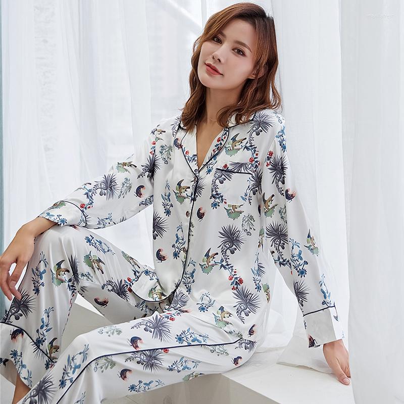 Women's Sleepwear Women Silk Pajama Sets Satin Fashion Printed Female Long-Sleeve Two-Piece Pyjamas 1732
Women's Sleepwear Women Silk Pajama Sets Satin Fashion Printed Female Long-Sleeve Two-Piece Pyjamas 1732