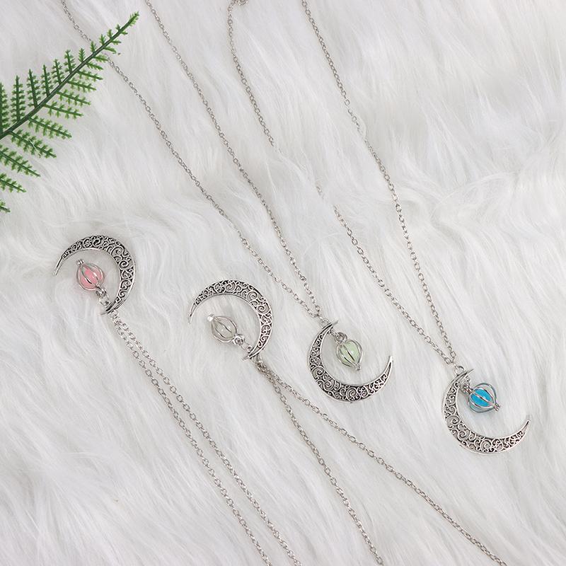 Pendant Necklaces 1pc Moon Glowing Necklace Gem Charm Jewelry Women Hollow Luminous Stone Gifts
Pendant Necklaces 1pc Moon Glowing Necklace Gem Charm Jewelry Women Hollow Luminous Stone Gifts