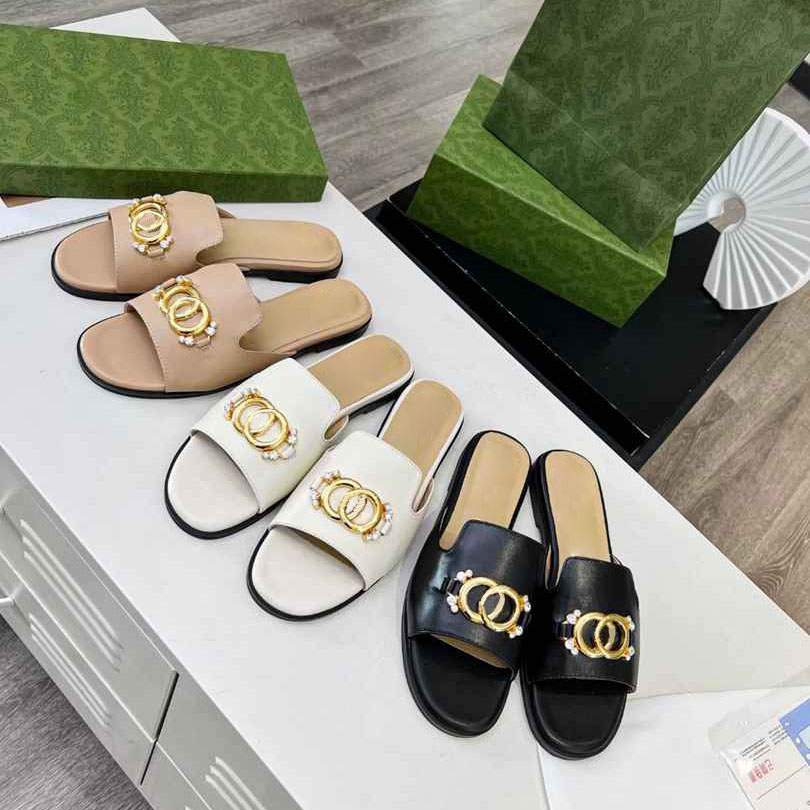 loafer New slipper women wide crotch Diamond buckle with leather spring summer Flat comfortable soft metal letter one line slipper shopping beach fashion designer
loafer New slipper women wide crotch Diamond buckle with leather spring summer Flat comfortable soft metal letter one line slipper shopping beach fashion designer