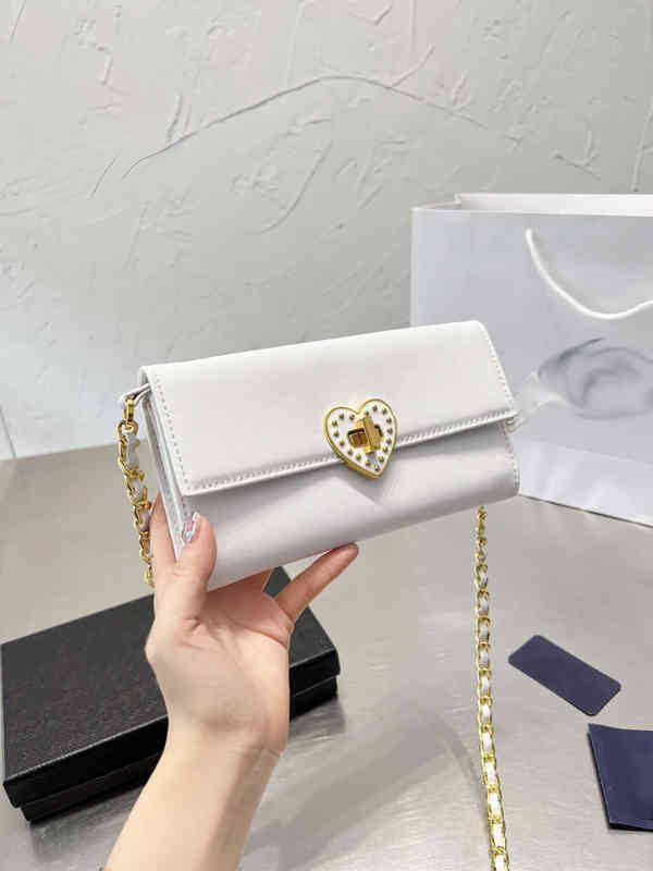 Pbag Triangle logo Hot Shopping Bags Shoulder PRAbag Love designer bags Envelope High Quality Gold Chain One Luxurys Designers Cute Coin Purse Handbag Tote, Prabag-black
Pbag Triangle logo Hot Shopping Bags Shoulder PRAbag Love designer bags Envelope High Quality Gold Chain One Luxurys Designers Cute Coin Purse Handbag Tote, Prabag-black