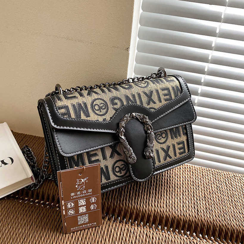 high quality women handbag New women's 67%off black white chain Versatile fashion messenger bag ladies embossed shoulder Luxury Designer bags Purse Messenger Bag, Black4
high quality women handbag New women's 67%off black white chain Versatile fashion messenger bag ladies embossed shoulder Luxury Designer bags Purse Messenger Bag, Black4