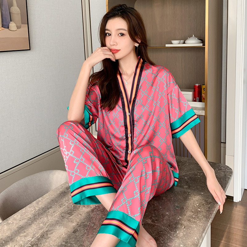 Women's sleepwear 2022 Spring New Designer brand Long Sleeved V-neck Women Pajamas Set Ice Silk Printed Fashion Pyjamas
Women's sleepwear 2022 Spring New Designer brand Long Sleeved V-neck Women Pajamas Set Ice Silk Printed Fashion Pyjamas