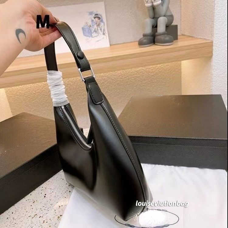 and winter new armpit Autumn bag Simple solid color shoulder bag Large capacity commuter bag Cowhide women's bag Versatile antique bag, Black
and winter new armpit Autumn bag Simple solid color shoulder bag Large capacity commuter bag Cowhide women's bag Versatile antique bag, Black