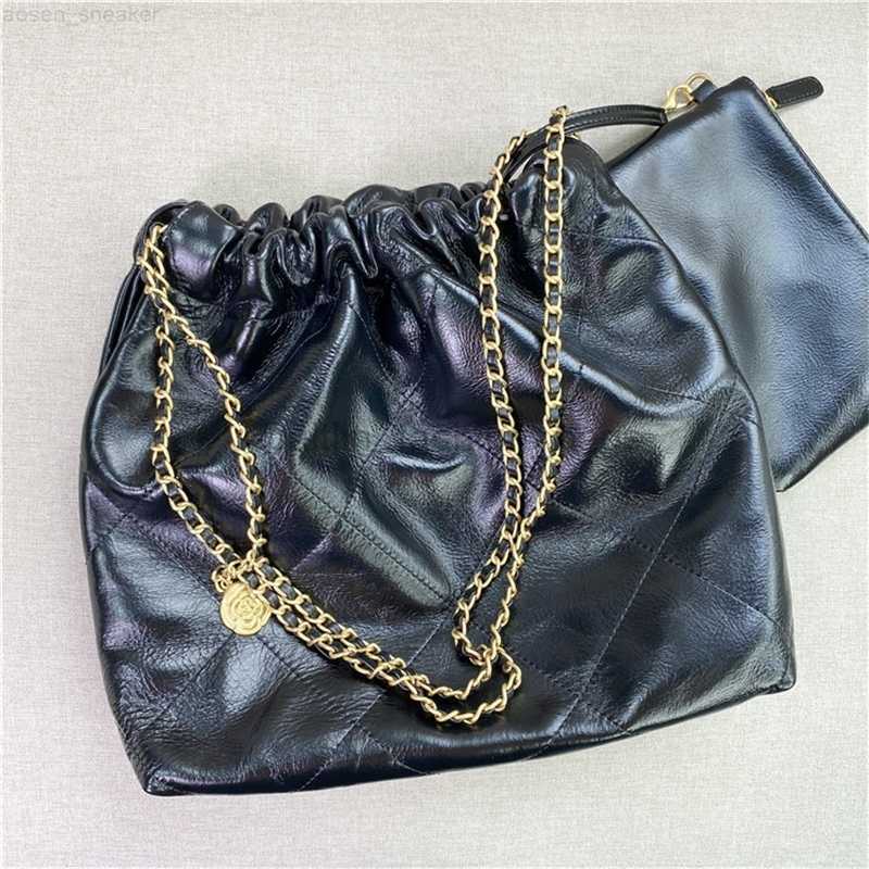 Totes 2022 New Top Coat Oil Wax Cow Leather Lingge Chain Garbage Bag Large Capacity Fashion One Shoulder Tote Bag, Denim blue(with logo)
Totes 2022 New Top Coat Oil Wax Cow Leather Lingge Chain Garbage Bag Large Capacity Fashion One Shoulder Tote Bag, Denim blue(with logo)