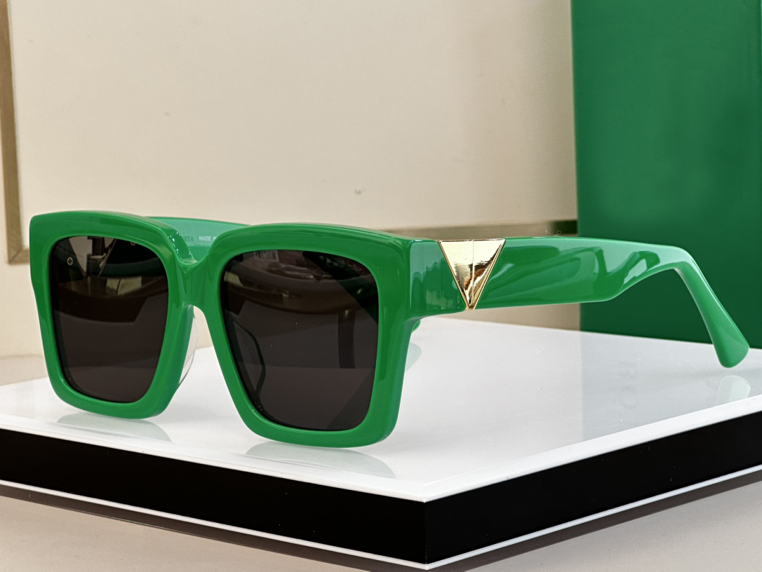 1198 Green Grey Square Sunglasses for Men Designers Sunglasses UV400 Protection Eyewear with Box
1198 Green Grey Square Sunglasses for Men Designers Sunglasses UV400 Protection Eyewear with Box