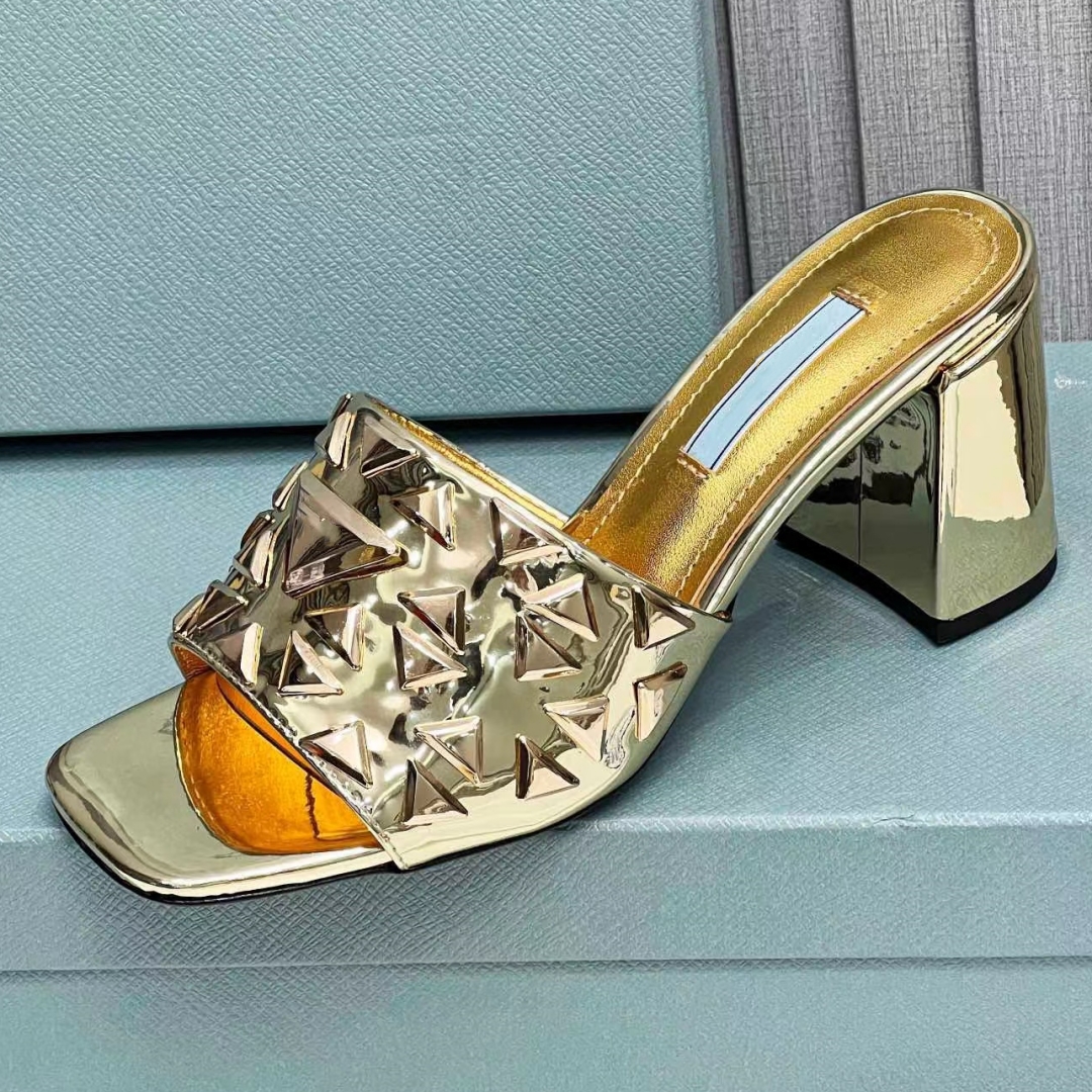 Slippers Women patent leather high heels 6.5CM low heel open toe golden triangle rivet sandals Designer factory silver summer beach shoes 35-42 with box, Gold
Slippers Women patent leather high heels 6.5CM low heel open toe golden triangle rivet sandals Designer factory silver summer beach shoes 35-42 with box, Gold