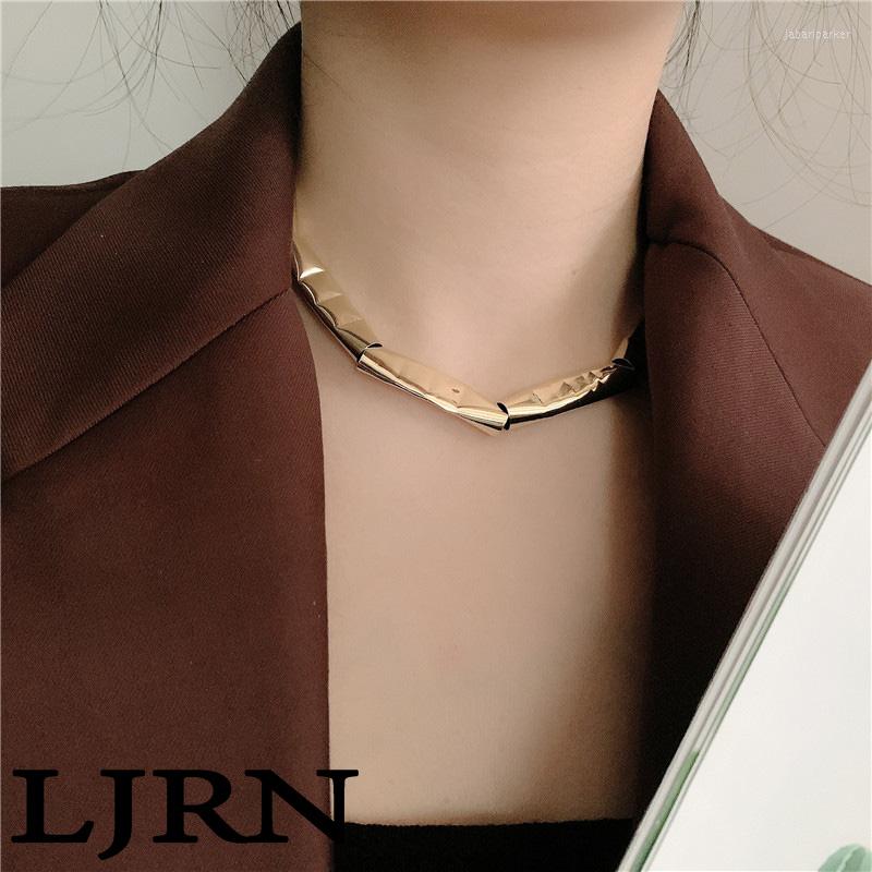Choker 2023 Metal Necklace Irregular Geometric Copper Pipe Unsex Exaggerated Punk Clavicle For Women Men Jewelry Party
Choker 2023 Metal Necklace Irregular Geometric Copper Pipe Unsex Exaggerated Punk Clavicle For Women Men Jewelry Party