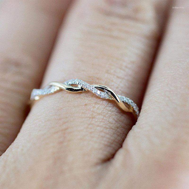 Wedding Rings 1pc Twist Ring With Stone Women Engagement Silver Gold Rose Plated Color Female Jewelry Accessories Full Sizes
Wedding Rings 1pc Twist Ring With Stone Women Engagement Silver Gold Rose Plated Color Female Jewelry Accessories Full Sizes