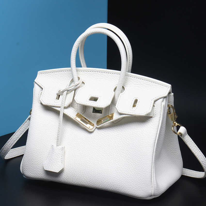 high quality women handbag Classic Fashion Women's Leather Handheld Shoulder Bag and Buckle ladies embossed shoulder bags, Pure white 25cm (gold buckle)
high quality women handbag Classic Fashion Women's Leather Handheld Shoulder Bag and Buckle ladies embossed shoulder bags, Pure white 25cm (gold buckle)