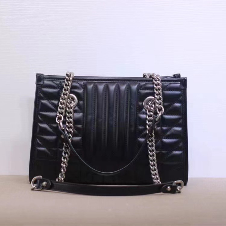 Luxury handbags women's leather designer bag Fashion lady envelope Heart stitched bag Delicate chain One shoulder bag women's crossbody bag 026 size 26.5-19-11cm, Black
Luxury handbags women's leather designer bag Fashion lady envelope Heart stitched bag Delicate chain One shoulder bag women's crossbody bag 026 size 26.5-19-11cm, Black