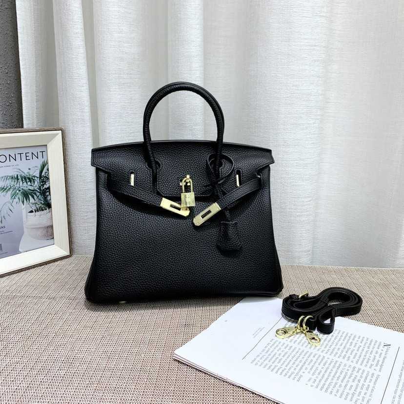 High Quality Design Bags layer leather women's portable large capacity single shoulder messenger bag 49%off Factory Handbag Purse for Women, Sky blue
High Quality Design Bags layer leather women's portable large capacity single shoulder messenger bag 49%off Factory Handbag Purse for Women, Sky blue