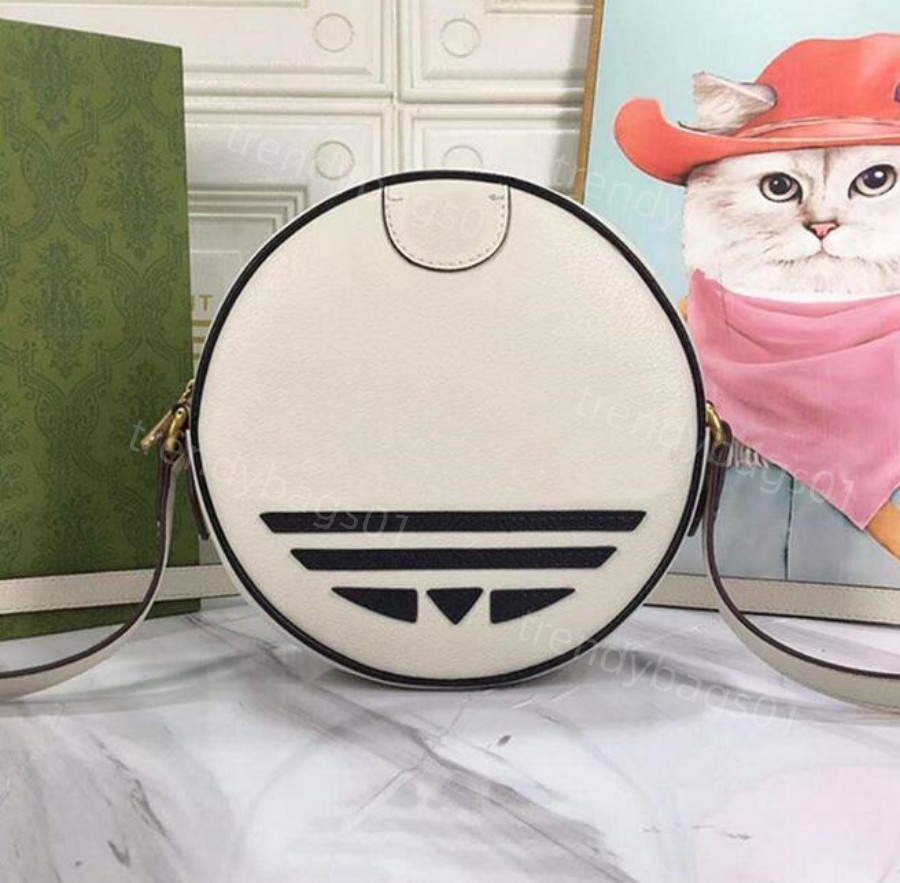 Luxurys bags fashion designers womens Original belt bag for women quality CrossBody Flap Printed Handbag Chains Real leather Shoulder Bag purse belt bag, Black
Luxurys bags fashion designers womens Original belt bag for women quality CrossBody Flap Printed Handbag Chains Real leather Shoulder Bag purse belt bag, Black