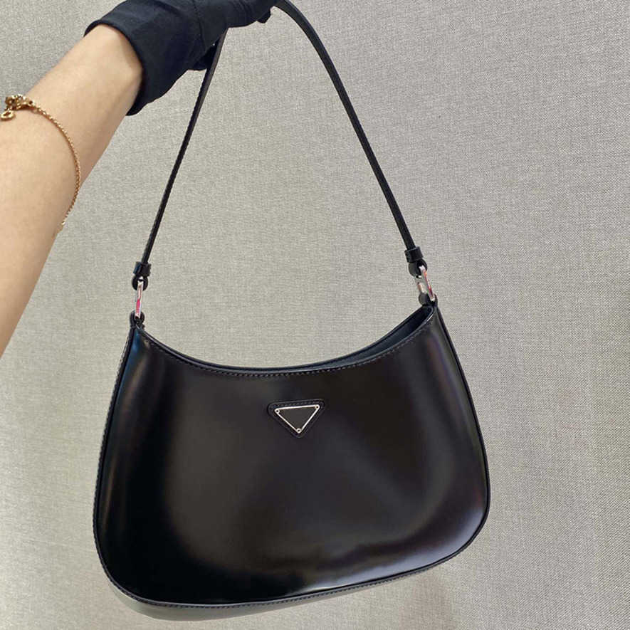 Stuff Sacks Clearance new underarm women's medieval bright face French stick Versatile sling single Shoulder Bag Leather Women's bag, Black leather
Stuff Sacks Clearance new underarm women's medieval bright face French stick Versatile sling single Shoulder Bag Leather Women's bag, Black leather