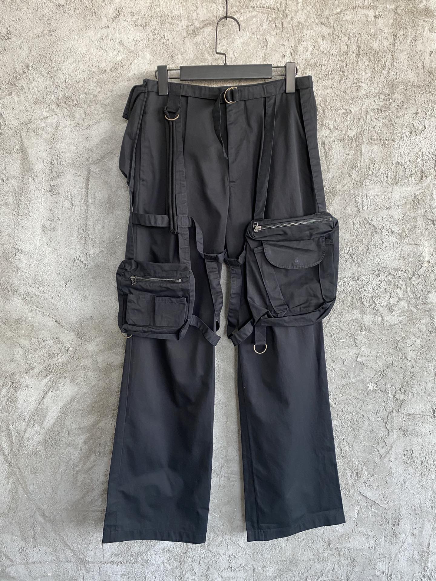 2023SS straight leg jeans men's casual pants tourniquet work clothes pants~luxury designer street exquisite casual pants, Black
2023SS straight leg jeans men's casual pants tourniquet work clothes pants~luxury designer street exquisite casual pants, Black
