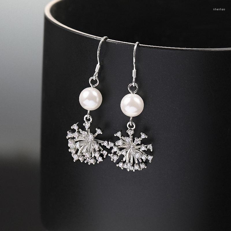Dangle Earrings Cubic Zircon Snowflake For Women Wedding Party High Quality White Pearl Earring Jewelry Christmas Gift LE1478
Dangle Earrings Cubic Zircon Snowflake For Women Wedding Party High Quality White Pearl Earring Jewelry Christmas Gift LE1478