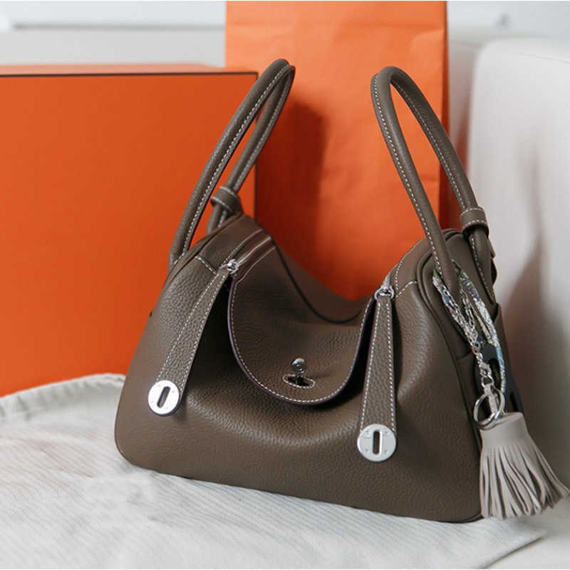 Designer Herme Lindi Bags online outlet Korean version of new lychee pattern bag mini doctor versatile pillow, Large black with shoulder strap
Designer Herme Lindi Bags online outlet Korean version of new lychee pattern bag mini doctor versatile pillow, Large black with shoulder strap