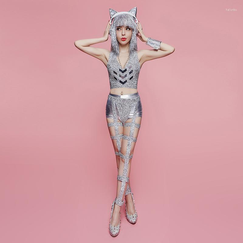Stage Wear Flashing Silver Full Stones Mirrors Vest Short Hollow Pant Sexy Set Women's Party Costume Female Singer Dance Show Unique, Picture shown
Stage Wear Flashing Silver Full Stones Mirrors Vest Short Hollow Pant Sexy Set Women's Party Costume Female Singer Dance Show Unique, Picture shown