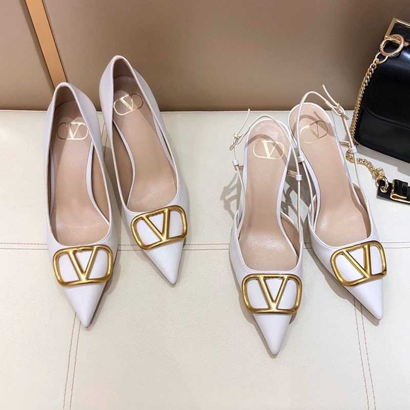 Designer Shoes 2023 spring new family metal high pointed temperament shallow mouth women's shoes heels leather fashion sandals, Black single shoe 6cm (white pad)
Designer Shoes 2023 spring new family metal high pointed temperament shallow mouth women's shoes heels leather fashion sandals, Black single shoe 6cm (white pad)
