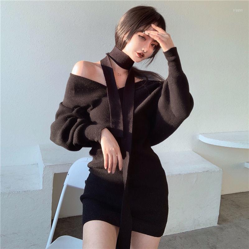 Casual Dresses Black V-neck Long-sleeve Knit Dress Female Autumn Tight-fitting Hip Short Skirt Temperament Was Thin Meat-Covering
Casual Dresses Black V-neck Long-sleeve Knit Dress Female Autumn Tight-fitting Hip Short Skirt Temperament Was Thin Meat-Covering