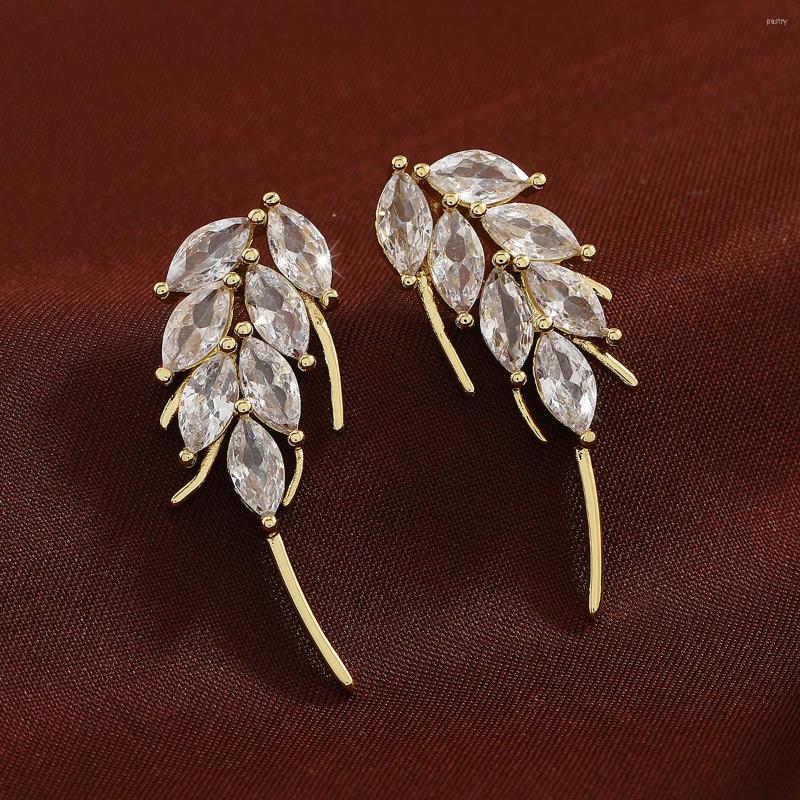 Stud Earrings Classic Zircon Leaf Gold Color Earring For Women Birthday Gifts Fashion OL Style Jewelry
Stud Earrings Classic Zircon Leaf Gold Color Earring For Women Birthday Gifts Fashion OL Style Jewelry