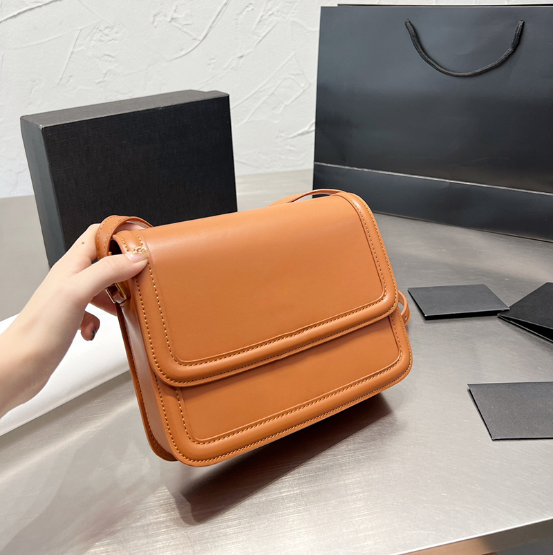 Designer bag Woman Shoulder bags Tote package Messenger Totes Fashion Metallic Handbags Classic gift wholesale Soft leather Travel holiday party, Orange
Designer bag Woman Shoulder bags Tote package Messenger Totes Fashion Metallic Handbags Classic gift wholesale Soft leather Travel holiday party, Orange