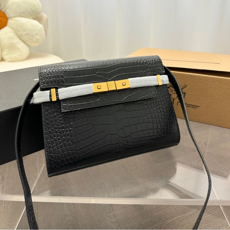 Designer's shoulder bag Women 2023 new leather alligator underarm handbag Single shoulder messenger bag, #3 14cm
Designer's shoulder bag Women 2023 new leather alligator underarm handbag Single shoulder messenger bag, #3 14cm