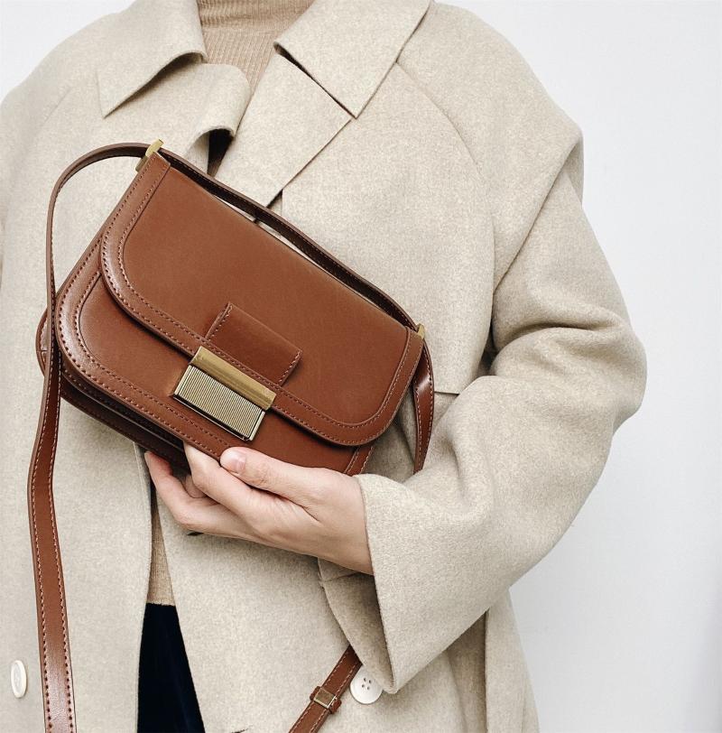 Evening Bags Designer Luxury Oil Wax Organ Bag 2023 Genuine Leather Fashion Shoulder Handbag Crossbody For Women, Brown
Evening Bags Designer Luxury Oil Wax Organ Bag 2023 Genuine Leather Fashion Shoulder Handbag Crossbody For Women, Brown