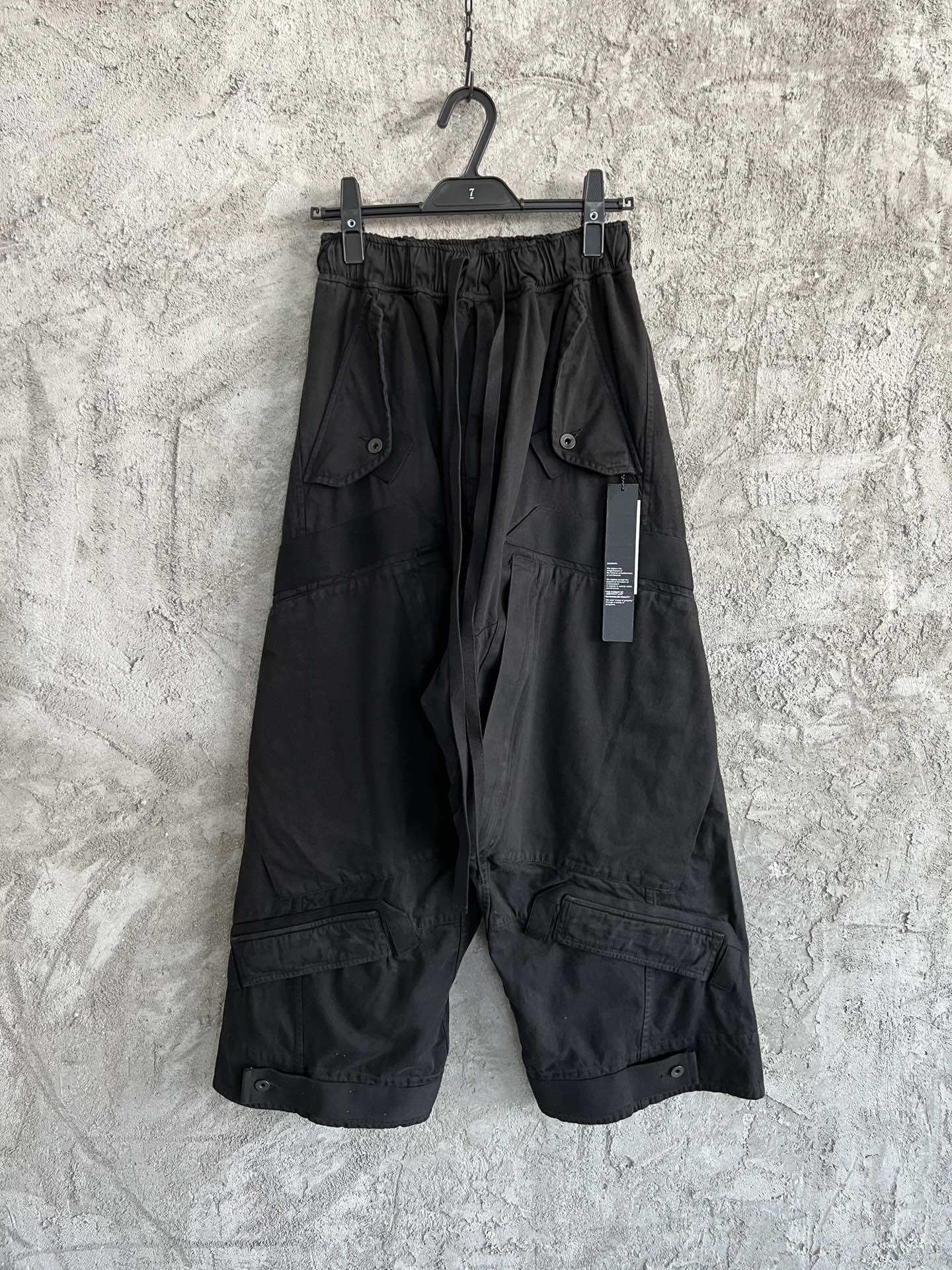 2023SS bootcut jeans Men's Jeans Cotton Wide Leg 9 Pants Luxury Designer Street Style Exquisite Casual Pants, Black
2023SS bootcut jeans Men's Jeans Cotton Wide Leg 9 Pants Luxury Designer Street Style Exquisite Casual Pants, Black