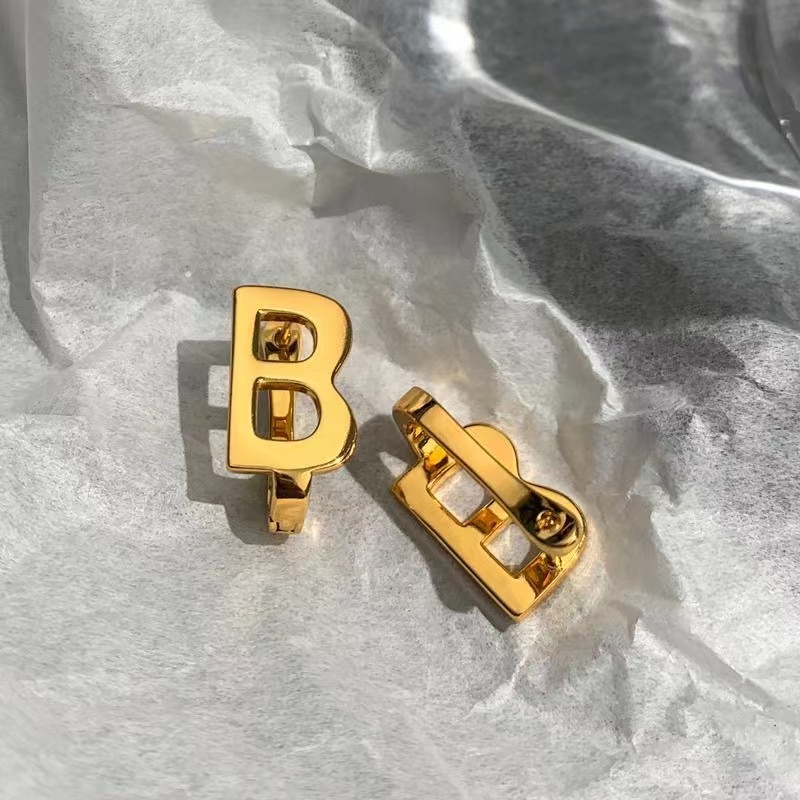 Gold Stud Earrings Luxury Sliver Women Letter B Designer Earrings Elegant Wedding Party Gold Accessories Charming Girl Jewelry Gift
Gold Stud Earrings Luxury Sliver Women Letter B Designer Earrings Elegant Wedding Party Gold Accessories Charming Girl Jewelry Gift