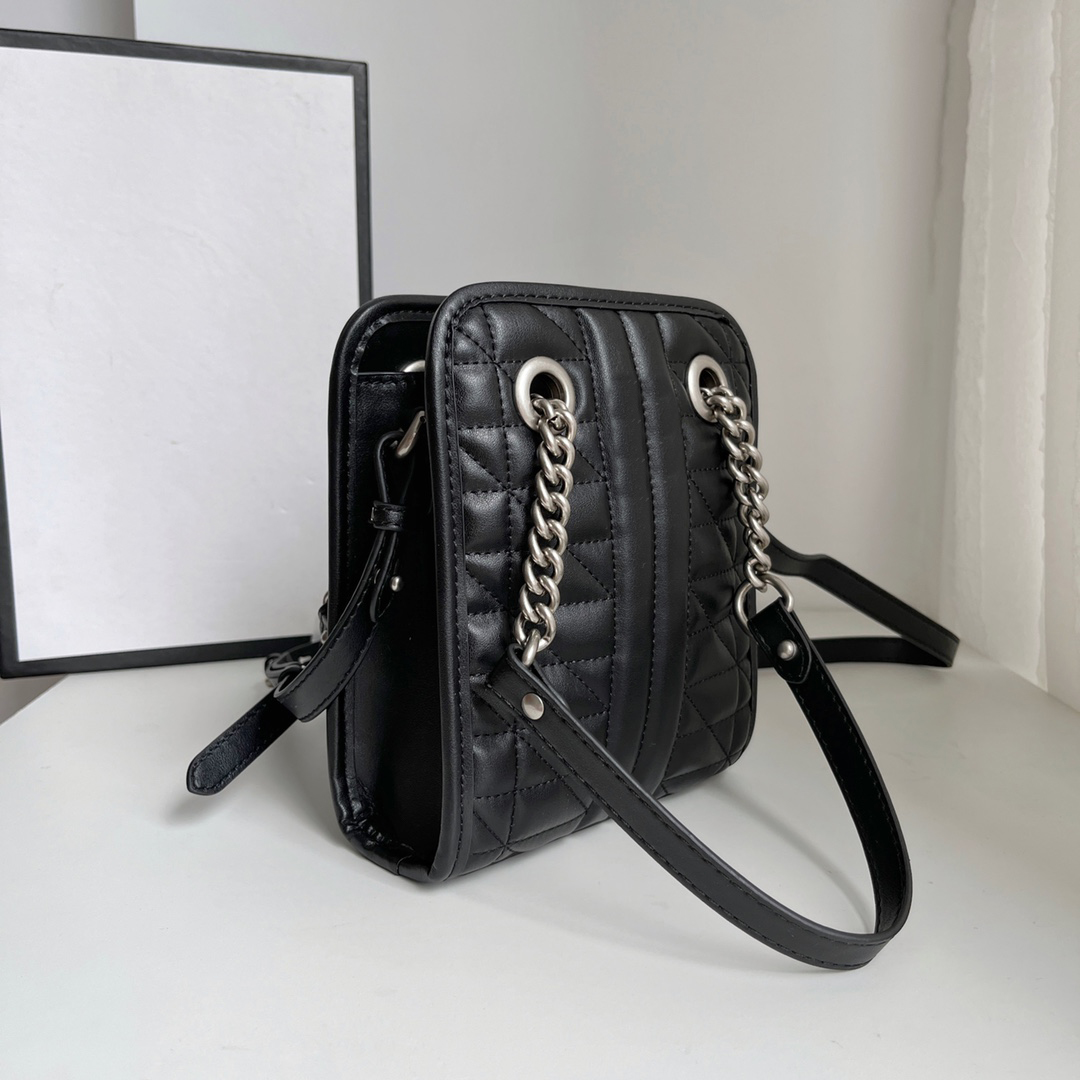 2023 cross-body bag women's handbag mini handbag wallet classic letter hardware accessories G series small square bag, 696123#silver fittings grey
2023 cross-body bag women's handbag mini handbag wallet classic letter hardware accessories G series small square bag, 696123#silver fittings grey