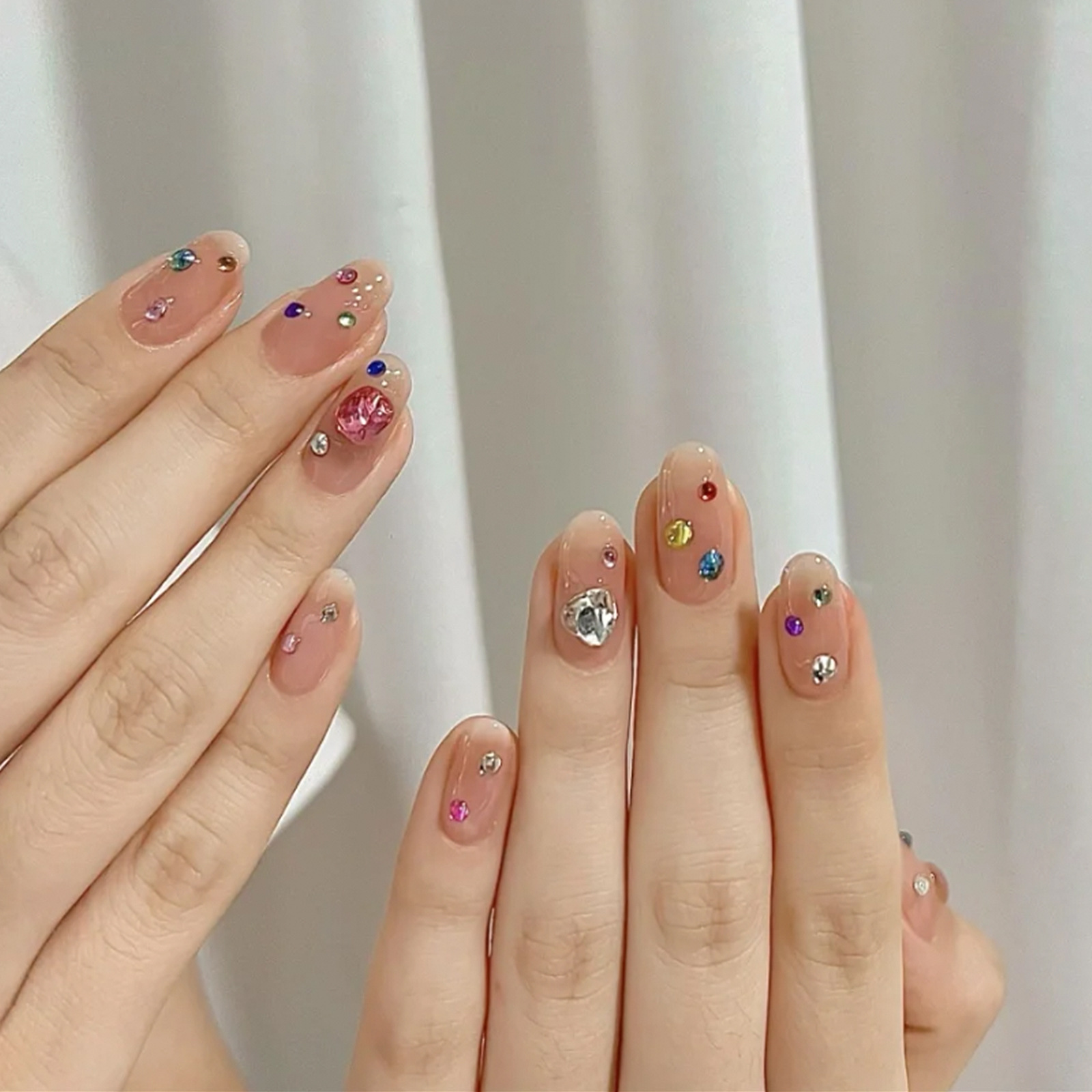 Nail enhancement popular color pointed bottom diamond love diamond nail accessories mixed
Nail enhancement popular color pointed bottom diamond love diamond nail accessories mixed