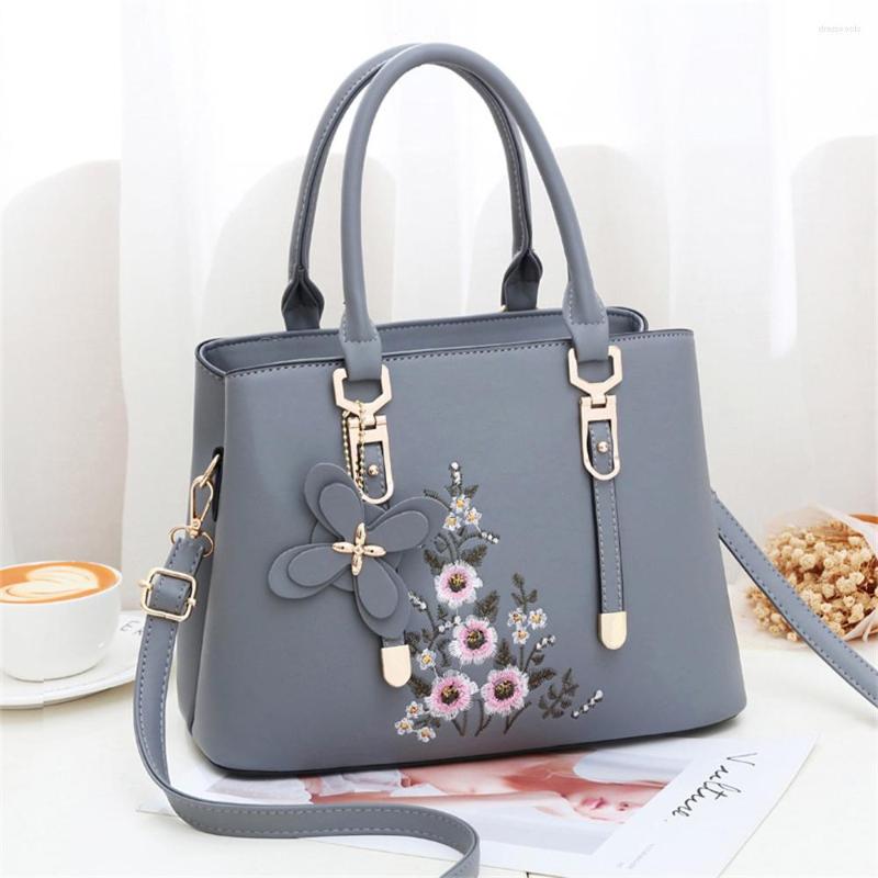 Evening Bags Women Embroidery Handbags Messenger Bag Leather Wild Casual Tote Ladies Shoulder, As shown
Evening Bags Women Embroidery Handbags Messenger Bag Leather Wild Casual Tote Ladies Shoulder, As shown