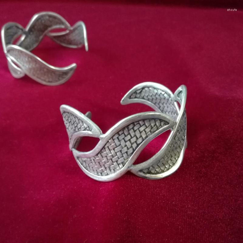 Bangle Bohemian Fashion Wave Shape Bracelet Men And Women All-Match Ethnic Style Wide Retro Ornament
Bangle Bohemian Fashion Wave Shape Bracelet Men And Women All-Match Ethnic Style Wide Retro Ornament