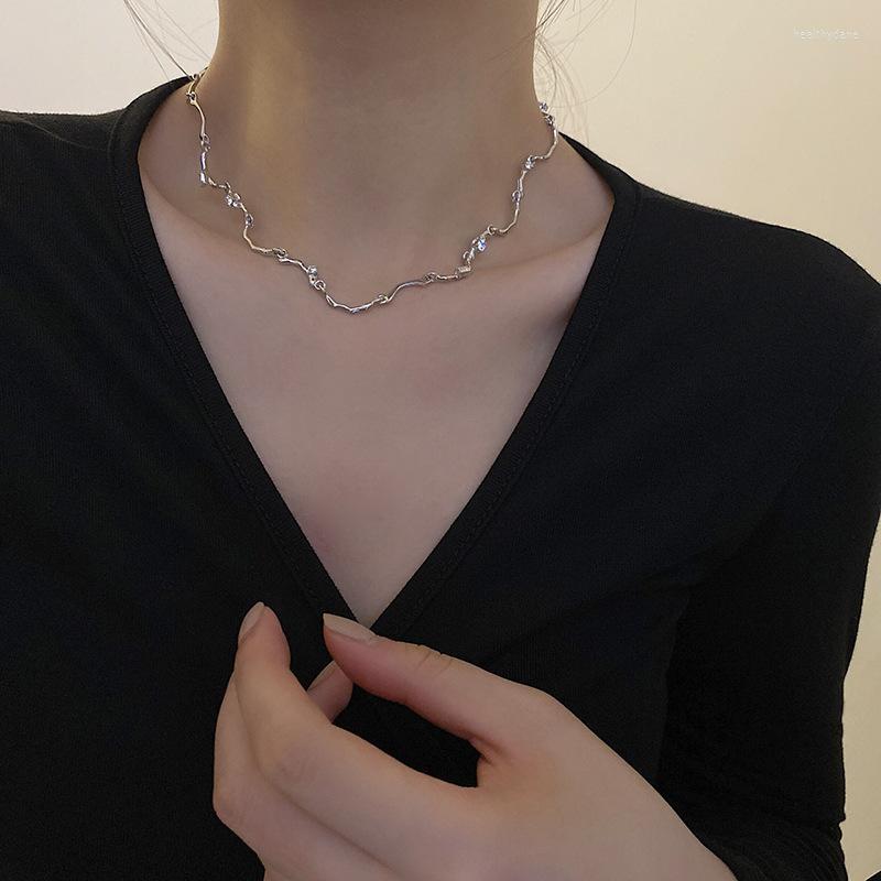 Choker Necklace For Women Zircon Wave Metal Chains Texture Clavicle Chain Temperament Party Kpop Jewelry Accessories 2023
Choker Necklace For Women Zircon Wave Metal Chains Texture Clavicle Chain Temperament Party Kpop Jewelry Accessories 2023