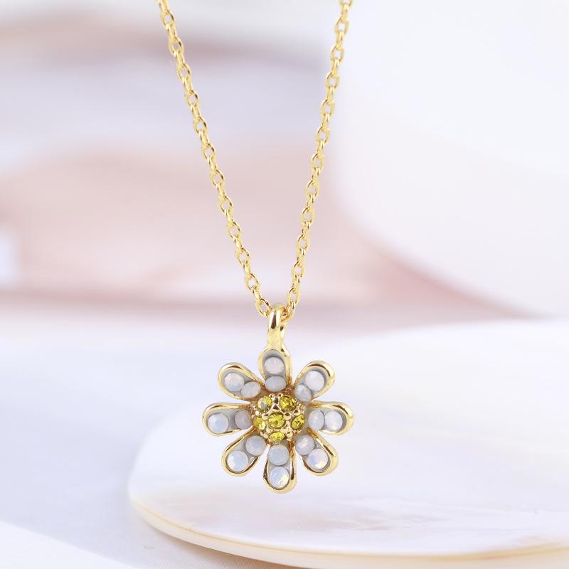 Chains European And American Jewelry Wholesale Shining Opal Sweet Fresh Small Daisy Pendant Sun Flower NecklaceChains
Chains European And American Jewelry Wholesale Shining Opal Sweet Fresh Small Daisy Pendant Sun Flower NecklaceChains