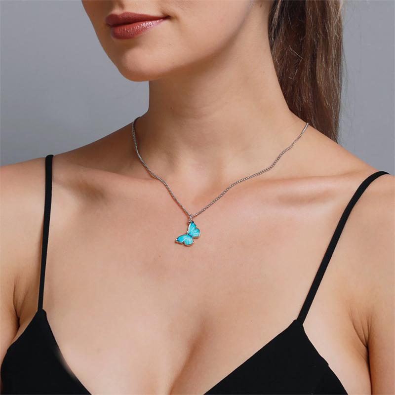 Pendant Necklaces Blue Purple Butterfly Metal Necklace Women Trendy Simple Wild Dangle Clavicle Chain Jewelry
Pendant Necklaces Blue Purple Butterfly Metal Necklace Women Trendy Simple Wild Dangle Clavicle Chain Jewelry