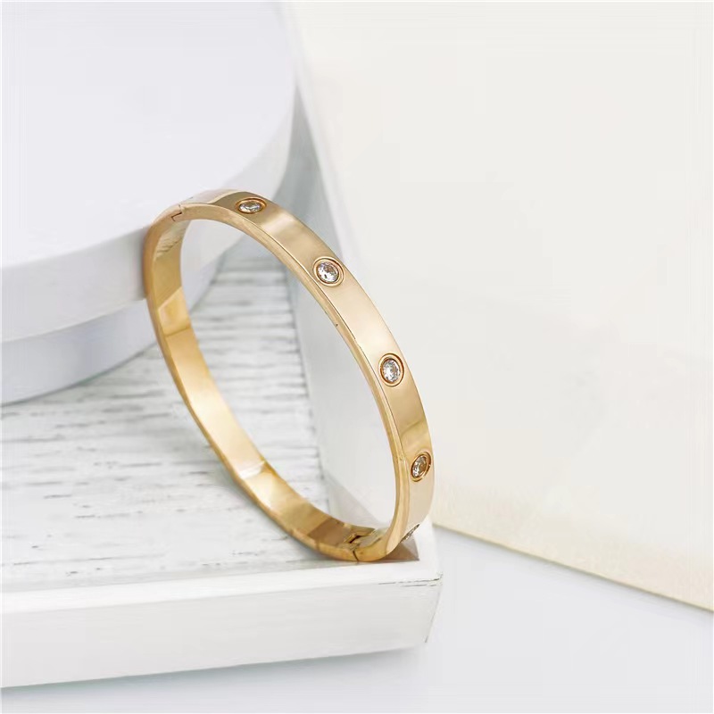 Bangle female stainless steel Bracelet Diamond couple love mens fashion jewelry Valentine Day gift for girlfriend accessories wholesale With Box C06
Bangle female stainless steel Bracelet Diamond couple love mens fashion jewelry Valentine Day gift for girlfriend accessories wholesale With Box C06