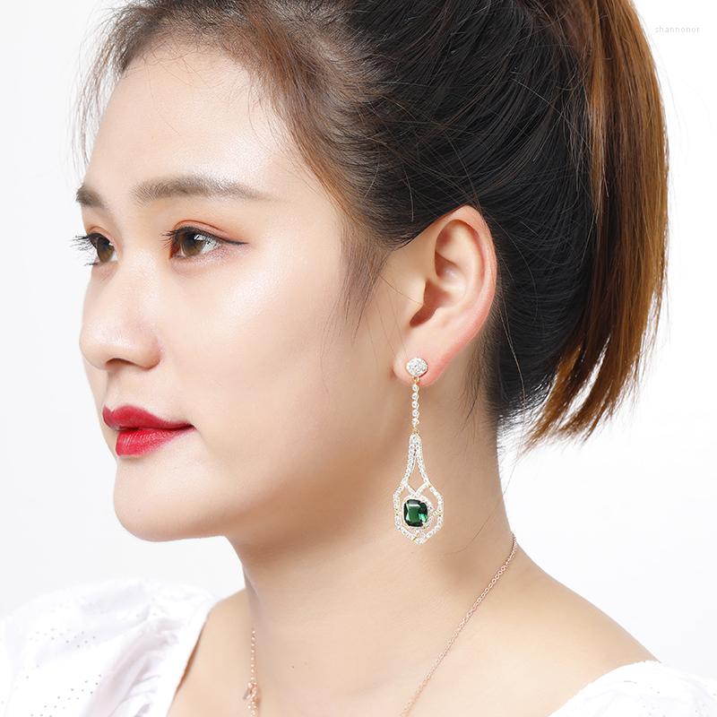 Stud Earrings Luxury Exaggeration Crystal Rhinestone Zircon For Women Vintage Elegant Earring Wedding Party Accessories
Stud Earrings Luxury Exaggeration Crystal Rhinestone Zircon For Women Vintage Elegant Earring Wedding Party Accessories